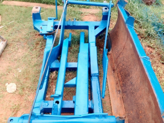 ชุดใบมีดดันหน้าฟอร์ดไม่มีคมใบมีดอย่างเดียวสภาพไม่สวย16000 ชุดใบมีดดันหน้าฟอร์ดไม่มีคมใบมีดอย่างเดียวสภาพไม่สวย16000