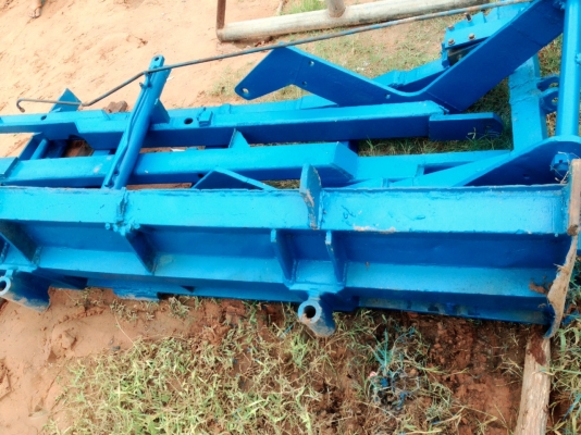 ชุดใบมีดดันหน้าฟอร์ดไม่มีคมใบมีดอย่างเดียวสภาพไม่สวย16000 ชุดใบมีดดันหน้าฟอร์ดไม่มีคมใบมีดอย่างเดียวสภาพไม่สวย16000