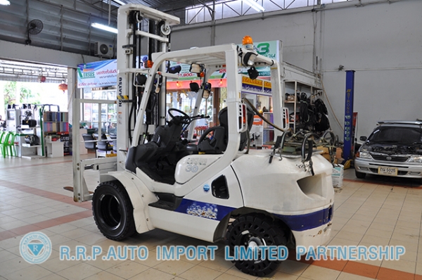 ขายรถโฟล์คลิฟท์มือสอง KOMATSU รุ่น FG30T ราคา 455,000 บาท นำเข้าจากประเทศญี่ปุ่น 100\% ไม่เคยใช้งานในประเทศไทย