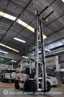 ขายรถโฟล์คลิฟท์มือสอง KOMATSU รุ่น FG30T ราคา 455,000 บาท นำเข้าจากประเทศญี่ปุ่น 100\% ไม่เคยใช้งานในประเทศไทย