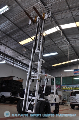 ขายรถโฟล์คลิฟท์มือสอง KOMATSU รุ่น FG30T ราคา 455,000 บาท นำเข้าจากประเทศญี่ปุ่น 100\% ไม่เคยใช้งานในประเทศไทย