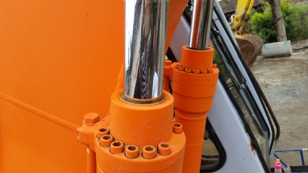 ขายด่วนรถเเม็คโครHITACHI EX120-2เก่าญี่ปุ่นแท้สถาพสวยเดิมๆยังไม่เคยใช้งานในเมืองไทยเลย