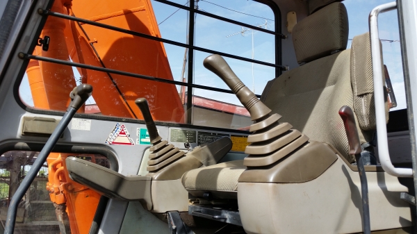 ขายด่วนรถเเม็คโครHITACHI EX120-2เก่าญี่ปุ่นแท้สถาพสวยเดิมๆยังไม่เคยใช้งานในเมืองไทยเลย