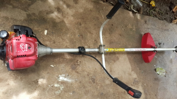 ขายเครื่องตัดหญ้า 4จังหวะumk435t ขายเครื่องตัดหญ้า 4จังหวะumk435t