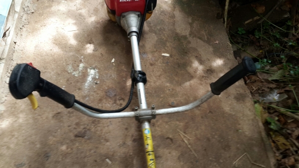 ขายเครื่องตัดหญ้า 4จังหวะumk435t