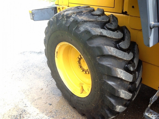 KOMATSU WA100-3 นำเข้าจากญี่ปุ่นครับ สวยๆ 090-986-2521 อ๊อบ
