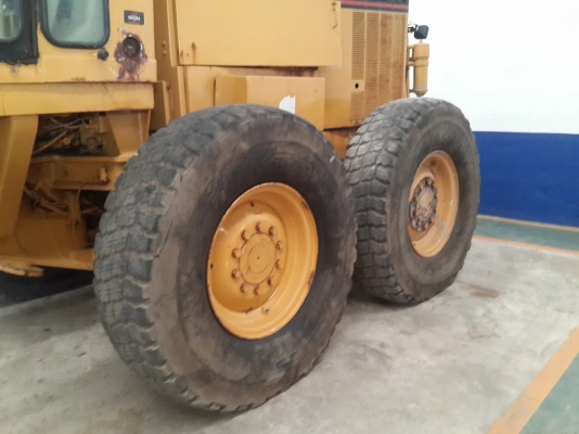 รถเกรด CAT 140H #2ZK02605 รถนำเข้าจากUSA มี Scarify สนใจติดต่อ ใหม่ 061-4194022