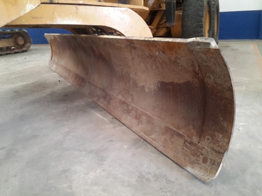 รถเกรด CAT 140H #2ZK02605 รถนำเข้าจากUSA มี Scarify สนใจติดต่อ ใหม่ 061-4194022