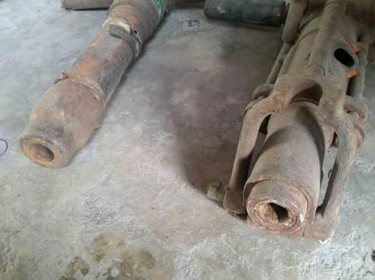 ขายตามสภาพครับ หัวเจาะปูน แย๊กลม BREAKER เก่าญี่ปุ่น ไม่มีดอกเจาะ ราคา 2,800/ตัว