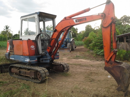 ขายแมคโคคูโบต้าKH 027 เก่านอกเทียบเท่า PC 30 พร้อมใช้