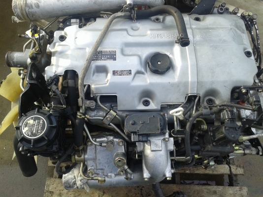 ขายเครื่องหกล้อ MITSUBISI FUSO 4M50 210 แรง เทอร์โบ อินเตอร์คลูเลอร์ สภาพใหม่จัด พร้อมเอกสาร เครื่องใหม่ STD ทั้งตัว มีกล่องและชุดสายไฟเกียร์แยกให้
