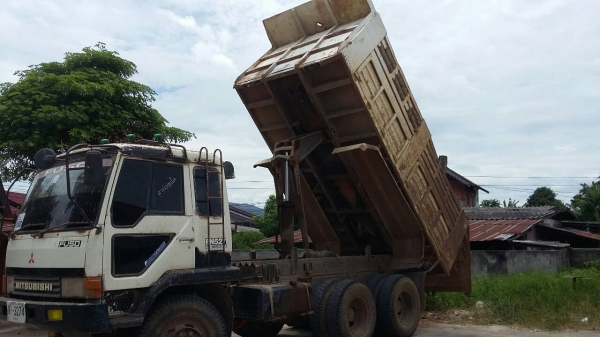 แจ้งข่าวใหม่(รถโอนได้เลยเล่มพร้อม) สิบล้อ มิตซู ไอ้หลง FN527 TG 220โบว์ 2เพา เบรคเกียร์ใหญ่10 สปีค สภาพดีพร้อใช้ เอกสารพร้อม ราคาต่อรองได้ แจ้งข่าวใหม่(รถโอนได้เลยเล่มพร้อม) สิบล้อ มิตซู ไอ้หลง FN527 TG 220โบว์ 2เพา เบรคเกียร์ใหญ่10 สปีค สภาพดีพร้อใช้ เอกสารพร้อม ราคาต่อรองได้