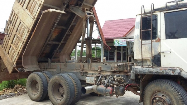 แจ้งข่าวใหม่(รถโอนได้เลยเล่มพร้อม) สิบล้อ มิตซู ไอ้หลง FN527 TG 220โบว์ 2เพา เบรคเกียร์ใหญ่10 สปีค สภาพดีพร้อใช้ เอกสารพร้อม ราคาต่อรองได้ แจ้งข่าวใหม่(รถโอนได้เลยเล่มพร้อม) สิบล้อ มิตซู ไอ้หลง FN527 TG 220โบว์ 2เพา เบรคเกียร์ใหญ่10 สปีค สภาพดีพร้อใช้ เอกสารพร้อม ราคาต่อรองได้