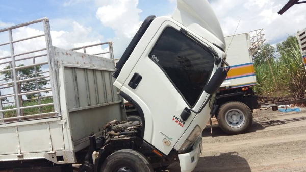 ขายด่วนรถ6ล้อNQRเครือง175แรงม้าปี52รถสวยเดิมยาว 5.50เมตร