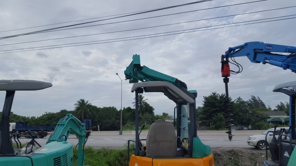 ขายรถขุดyanmar B3...บูมสามสเต็ป..บูมยาวงอไปมาได้