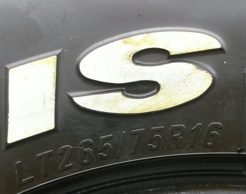 ขาย ยางMud 764 ขนาด265/75R16 สวยๆ ขาย ยางMud 764 ขนาด265/75R16 สวยๆ