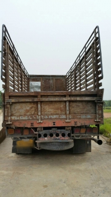 รถอีซูซุ 10 ล้อ หลังถนน FVM  195 แรงม้า. ปี 37   สนใจติดต่อ  081 - 6079515