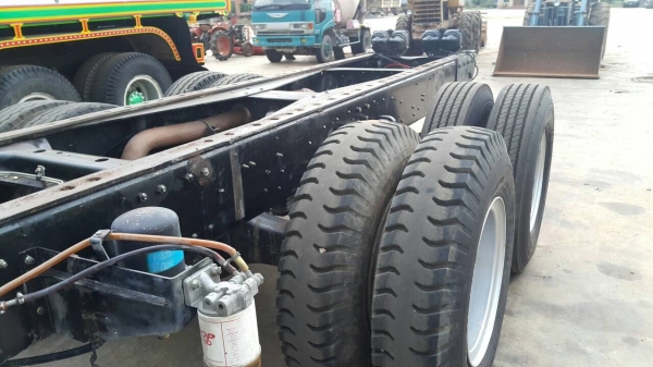 ขายด่วนสิบล้อหัวคัสซีสองเพลาสภาพสวยพร้อมใช้ แต่งโฉม500