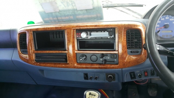 ขายด่วนสิบล้อหัวคัสซีสองเพลาสภาพสวยพร้อมใช้ แต่งโฉม500