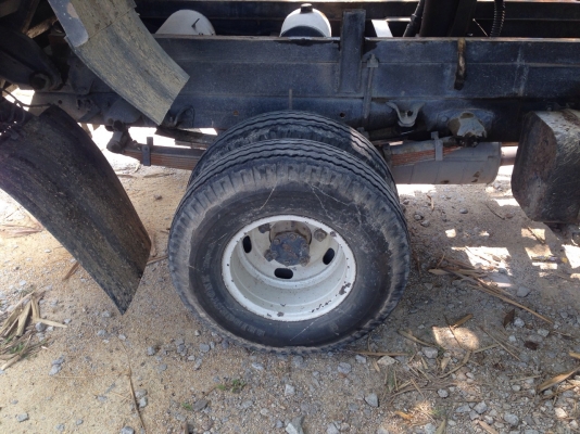 รถอีซุซุ 6 ล้อดั้ม  110 แรงม้า.  ( รถประกอบ. )    สนรใจติดต่อ  081 - 6079515