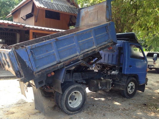 รถอีซุซุ 6 ล้อดั้ม  110 แรงม้า.  ( รถประกอบ. )    สนรใจติดต่อ  081 - 6079515