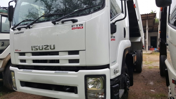 รถอีซูซุ 6 ล้อดั้ม FTR  240 แรงม้า. ปี 53    สนใจติดต่อ  081 - 6079515