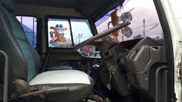 ขายด่วนหลงยูโรวัน ดั้มสามมิตรสองเพลากะบะต่อได้ไม่นาน เดิมเป็นรถล่องแล้วมาต่อดั้ม ช่วงล่างสวยไม่ช้ำ