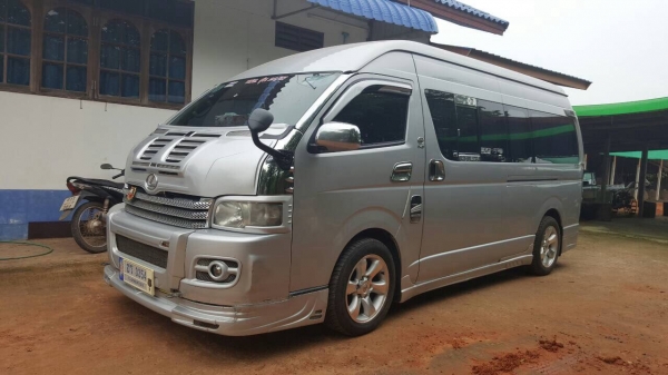 ขายรถตู้ TOYOTA COMUTER ปี 2006/2549 สภาพสวยพร้อมใช้ แต่ง VIP เครื่องเสียงครบ ทะเบียนพร้อมโอน ราคาต่อรองได้