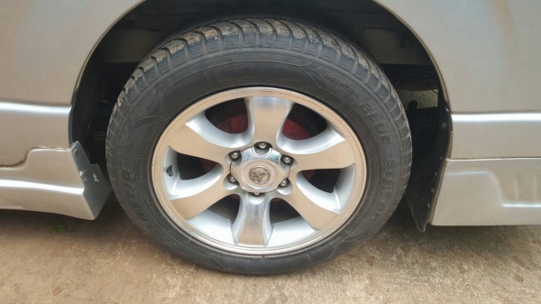 ขายรถตู้ TOYOTA COMUTER ปี 2006/2549 สภาพสวยพร้อมใช้ แต่ง VIP เครื่องเสียงครบ ทะเบียนพร้อมโอน ราคาต่อรองได้