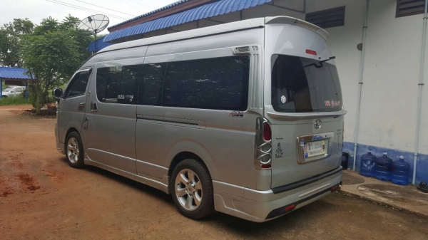 ขายรถตู้ TOYOTA COMUTER ปี 2006/2549 สภาพสวยพร้อมใช้ แต่ง VIP เครื่องเสียงครบ ทะเบียนพร้อมโอน ราคาต่อรองได้