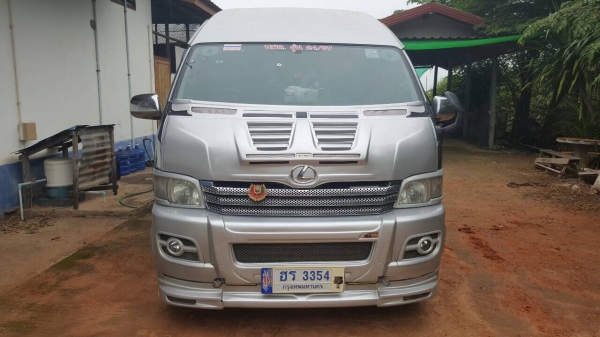 ขายรถตู้ TOYOTA COMUTER ปี 2006/2549 สภาพสวยพร้อมใช้ แต่ง VIP เครื่องเสียงครบ ทะเบียนพร้อมโอน ราคาต่อรองได้