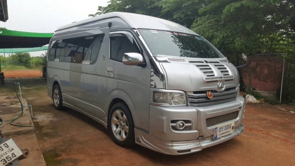 ขายรถตู้ TOYOTA COMUTER ปี 2006/2549 สภาพสวยพร้อมใช้ แต่ง VIP เครื่องเสียงครบ ทะเบียนพร้อมโอน ราคาต่อรองได้