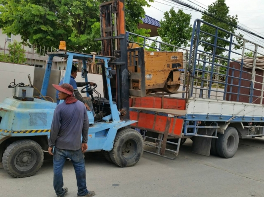 แจ้งลูกค้าชลบุรีครับ tractor-backhoe จัดของขึ้นรถให้ครบแล้วนะครับ รถที่จัดส่งดีงรูปครับ