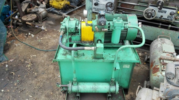 ======= Sold Out!! ======= ปั้มน้ำมันไฮดรอลิคมอเตอร์ขนาด 20 HP. 380V.สภาพใหม่ ถังใหญ่ น้ำมันเต็มถัง โทร 089-2499-123 นครปฐม