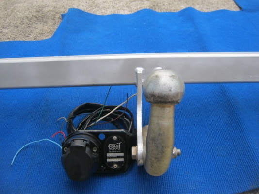 ชุดลากเรือ สำหรับรถเก๋ง ติดตั้งง่าย สภาพสวย(ปิดการขายขอบคุณtruck2hand)