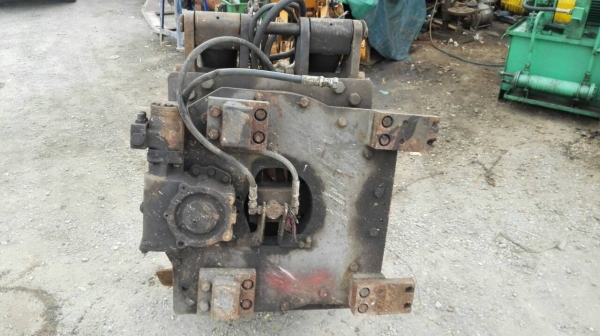 ****** Sold Out!! ****** ตัวคีบไฮดรอลิคอิสระ หมุนรอบตัวได้ คีบเหล็ก คีบไม้ มีมอเตอร์ตัวเดินในตัว โทร 089-2499-123 นครปฐม