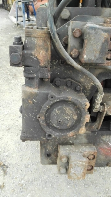 ****** Sold Out!! ****** ตัวคีบไฮดรอลิคอิสระ หมุนรอบตัวได้ คีบเหล็ก คีบไม้ มีมอเตอร์ตัวเดินในตัว โทร 089-2499-123 นครปฐม