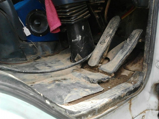 รถอีซูซุ 10 ล้อดั้ม FXZ  240 แรงม้า. ปี 38 (  นางฟ้าแท้. )     สนใจติดต่อ  081 - 6079515