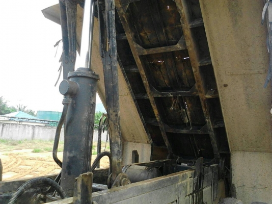 รถอีซูซุ 10 ล้อดั้ม FXZ  240 แรงม้า. ปี 38 (  นางฟ้าแท้. )     สนใจติดต่อ  081 - 6079515