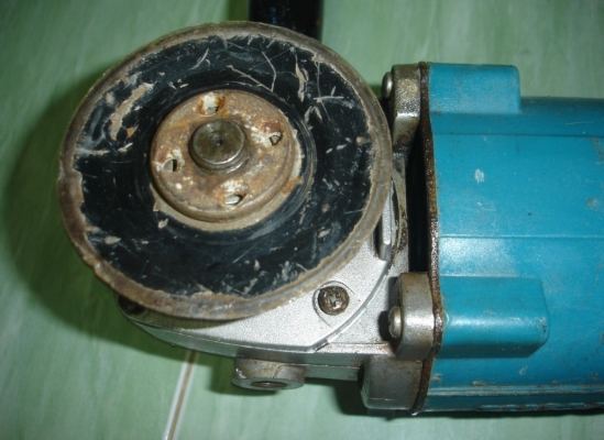 ขายเครื่องเจียรไฟฟ้า ยี่ห้อ makita รุ่น 9607NB ขนาด 7" 1800 วัตต์