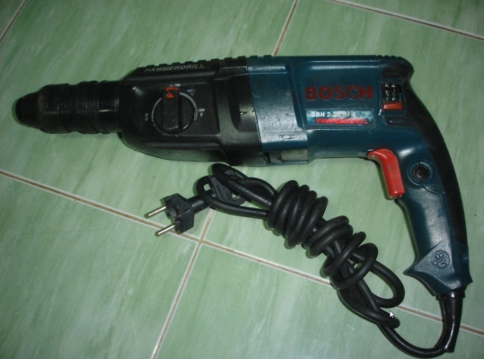 ขายสว่านโรตารี่ Bosch(ก๊อปปี้เกรดA) รุ่น GBH 2-26 DFR(800W.)ถอดเปลี่ยนหัวได้