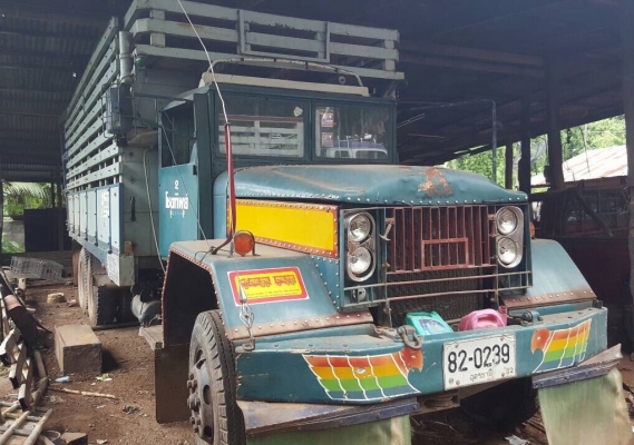 ขาย 10 ล้อ หัวยาวเรียล 2 เพลา มีระบบลำโพงลากพ่วง เครื่อง PD6 260 แรงม้า คัสซีสวยตลอดเส้น ช่วงล่าง ZM สโลว์ HINO เบรคทิฟฟี่ พวงมาลัยพาวเวอร์ ยางเต็ม ทะเบียนเต็มพร้อมโอน