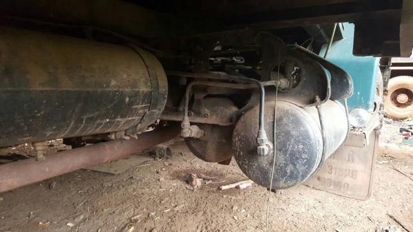 ขาย 10 ล้อ หัวยาวเรียล 2 เพลา มีระบบลำโพงลากพ่วง เครื่อง PD6 260 แรงม้า คัสซีสวยตลอดเส้น ช่วงล่าง ZM สโลว์ HINO เบรคทิฟฟี่ พวงมาลัยพาวเวอร์ ยางเต็ม ทะเบียนเต็มพร้อมโอน