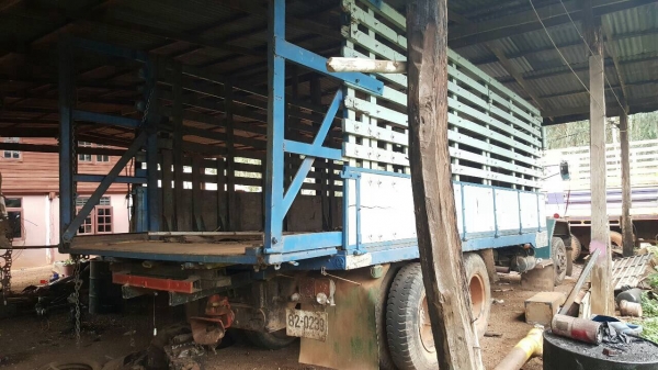 ขาย 10 ล้อ หัวยาวเรียล 2 เพลา มีระบบลำโพงลากพ่วง เครื่อง PD6 260 แรงม้า คัสซีสวยตลอดเส้น ช่วงล่าง ZM สโลว์ HINO เบรคทิฟฟี่ พวงมาลัยพาวเวอร์ ยางเต็ม ทะเบียนเต็มพร้อมโอน