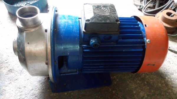 ขาย !! ปั้มน้ำหอยโข่ง ยี่ห้อLOWARAของitaly ท่อ2"พร้อมใช้งาน