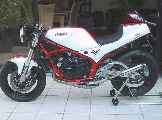 ขายๆๆ ตามสภาพนะครับ ย้ำตามสภาพ YAMAHA RZ250 ขายๆๆ ตามสภาพนะครับ ย้ำตามสภาพ YAMAHA RZ250