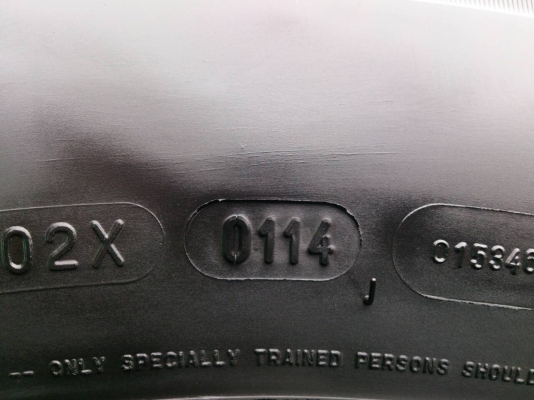 ขายยาง มิชลิน 265/65R17 ยางปี14 ดอกยางหนาเท่ากันไม่แตกลายไม่ร้าวไม่กินข้างไม่มีปะสวยมาก จำนวน 1 ชุด 6600 ขายยาง มิชลิน 265/65R17 ยางปี14 ดอกยางหนาเท่ากันไม่แตกลายไม่ร้าวไม่กินข้างไม่มีปะสวยมาก จำนวน 1 ชุด 6600