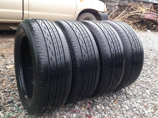 ขายยางบริดสโตน ทูรันซ่า 205/55R16 ยางสัปดาห์ที่28ปี14 ดอกยางหนาลึกสดเท่ากันไม่แตกลายไม่ร้าวไม่กินข้างไม่มีปะ สวยๆ จำนวน 1 ชุด 3900