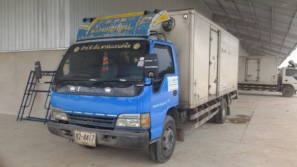 ขายราคา 490,000บ หกล้อ อีซูซุ NQR150โบว์ ปี49.บรรทุกตู้ ช่วงยาว 5.50ม สภาพดีสวยบางเดิมพร้อมใช้ ทะเบียนพร้อมโอน