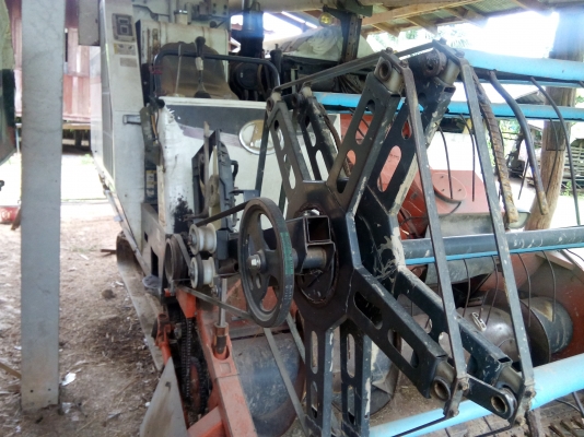 รถเกี่ยวข้าว68คูโบต้าปี53เล่มพร้อม 330000